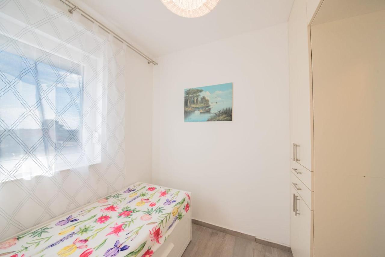 Apartman Pau Нин Экстерьер фото