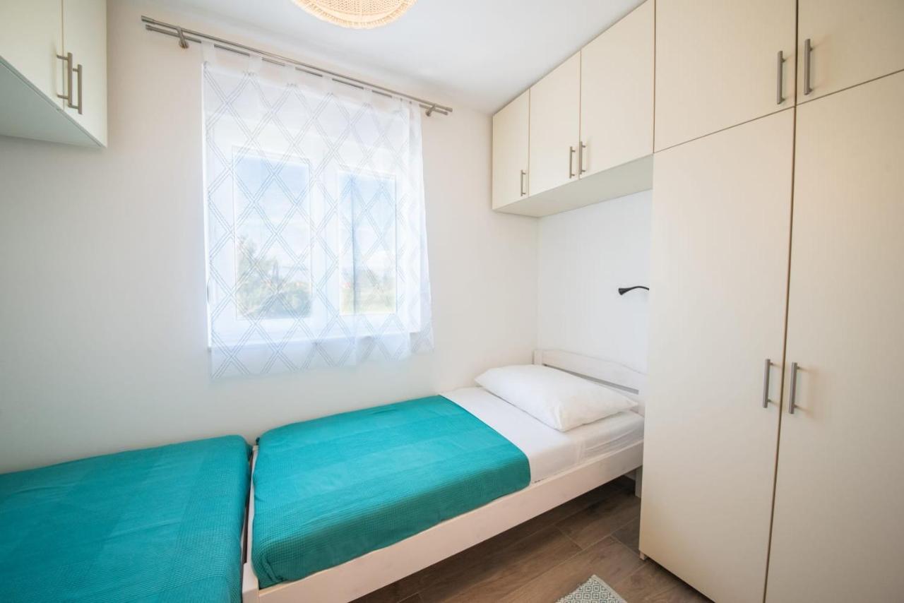 Apartman Pau Нин Экстерьер фото
